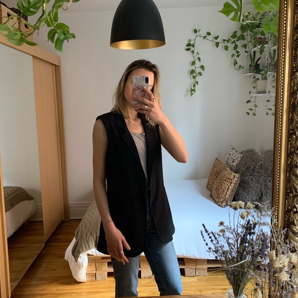 Black sleveless blazer - Picture 2 of 5